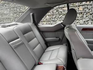 Imagen 79/100 de Mercedes-Benz 300 CE (1992)