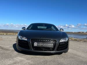 Immagine 2/7 di Audi R8 V10 (2009)