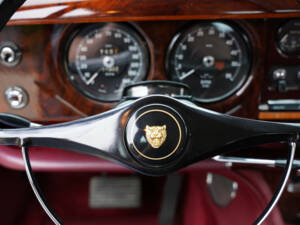 Immagine 23/50 di Jaguar S-Type 3.8 (1965)