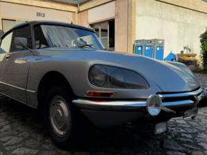 Image 10/68 of Citroën DS 23 Pallas IE (1973)