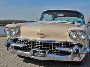 Image 5/29 of Cadillac 60 Special Fleetwood (1958)