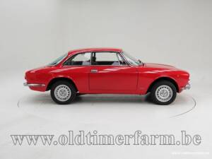 Bild 6/15 von Alfa Romeo Giulia 1600 GT Junior (1974)