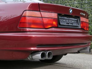 Image 20/21 of BMW 850i (1990)