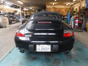 Imagen 17/44 de Porsche 911 Carrera (1999)