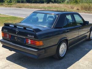 Image 5/30 of Mercedes-Benz 190 E 2.5-16V (1989)