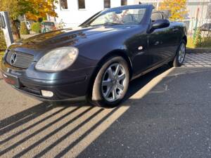 Immagine 33/49 di Mercedes-Benz SLK 200 (1998)