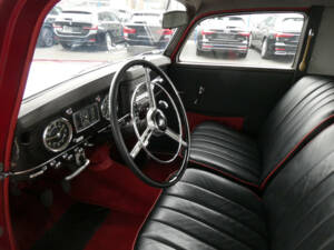 Imagen 7/19 de Mercedes-Benz 220 (1951)