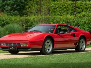 Image 10/50 de Ferrari 208 GTB Turbo (1987)