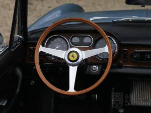 Afbeelding 10/50 van Ferrari 275 GTS (1966)