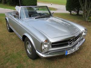 Image 13/41 of Mercedes-Benz 230 SL (1966)