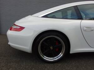 Image 27/99 of Porsche 911 Targa 4 (2008)
