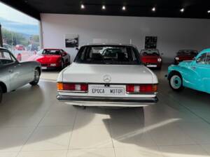 Image 10/32 of Mercedes-Benz 230 E (1983)