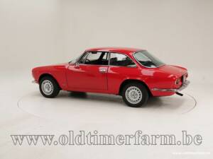 Bild 4/15 von Alfa Romeo Giulia 1600 GT Junior (1974)