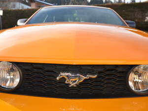 Imagen 16/18 de Ford Mustang V6 (2006)