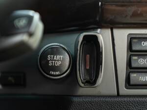 Bild 50/50 von BMW 745d (2005)