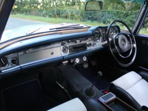 Immagine 11/23 di Mercedes-Benz 280 SL (1970)