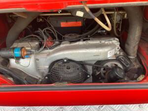 Image 20/25 of Volkswagen T2b minibus (1976)