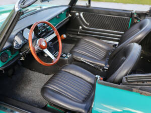 Image 6/50 of Alfa Romeo 1750 Spider Veloce (1969)