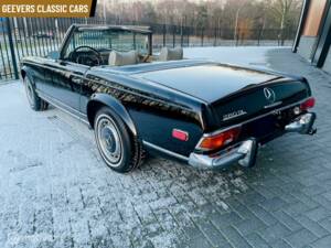 Image 10/20 de Mercedes-Benz 280 SL (1970)