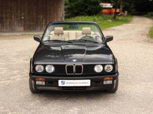 Image 5/83 de BMW 325i (1990)