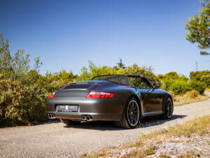 Bild 38/50 von Porsche 911 Carrera 4S (2006)