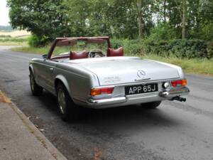 Image 4/17 of Mercedes-Benz 280 SL (1970)