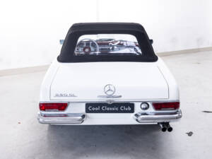 Image 9/29 de Mercedes-Benz 230 SL (1964)