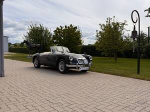 Image 78/79 of MG MGA 1600 (1961)