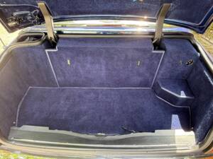 Image 31/32 of Bentley Azure (2003)