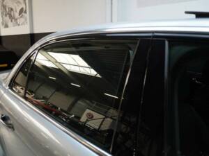 Image 27/50 of Jaguar XJ 8 4.2 (2007)