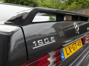 Immagine 15/98 di Mercedes-Benz 190 E 2.3-16 (1985)