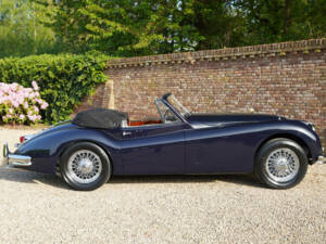 Image 32/50 of Jaguar XK 140 DHC (1954)