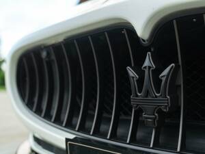 Bild 22/50 von Maserati GranTurismo 4.2 (2008)