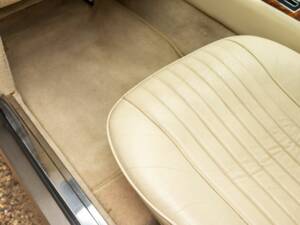 Bild 37/50 von Aston Martin V8 EFi (1987)