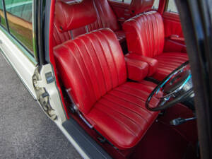 Image 10/34 de Mercedes-Benz 280 SE (1969)