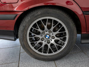 Image 7/21 de BMW 320i (1996)