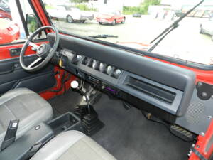 Image 32/58 of Jeep Wrangler 2.5L (1994)