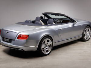 Imagen 11/41 de Bentley Continental GTC W12 (2014)