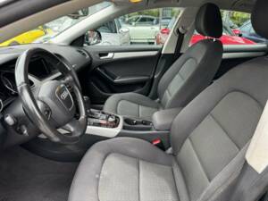 Imagen 12/20 de Audi A5 Sportback 2.0 TDI (2010)