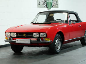 Image 4/29 of Peugeot 504 Convertible (1972)