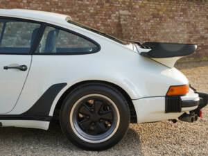 Image 37/50 of Porsche 911 Turbo 3.3 (1986)