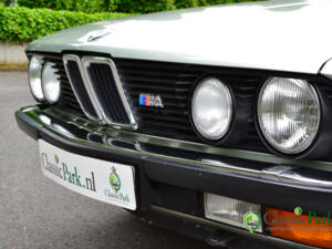 Immagine 44/50 di BMW 525i (1983)