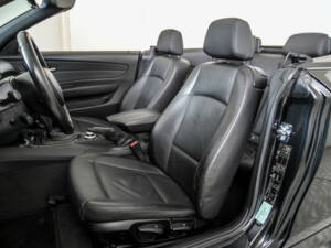 Image 36/50 of BMW 125i (2009)