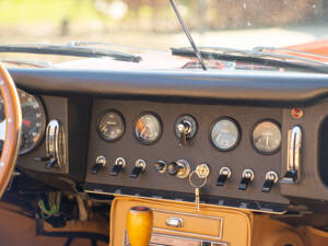 Image 36/54 of Jaguar E-Type 4.2 (1965)