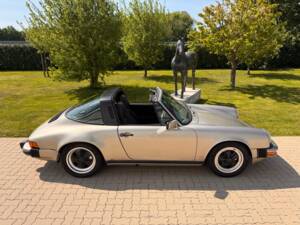 Image 7/88 of Porsche 911 Carrera 3.2 (1985)