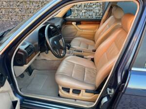 Immagine 5/99 di BMW 735i (1988)
