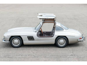 Afbeelding 6/45 van Mercedes-Benz 300 SL &quot;Flügeltürer&quot; (1989)