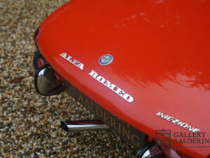 Image 35/50 of Alfa Romeo 1750 Spider (1969)