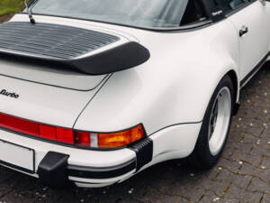 Imagen 47/55 de Porsche 911 Turbo 3.3 (1988)