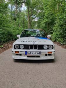 Image 2/70 of BMW M3 (1990)